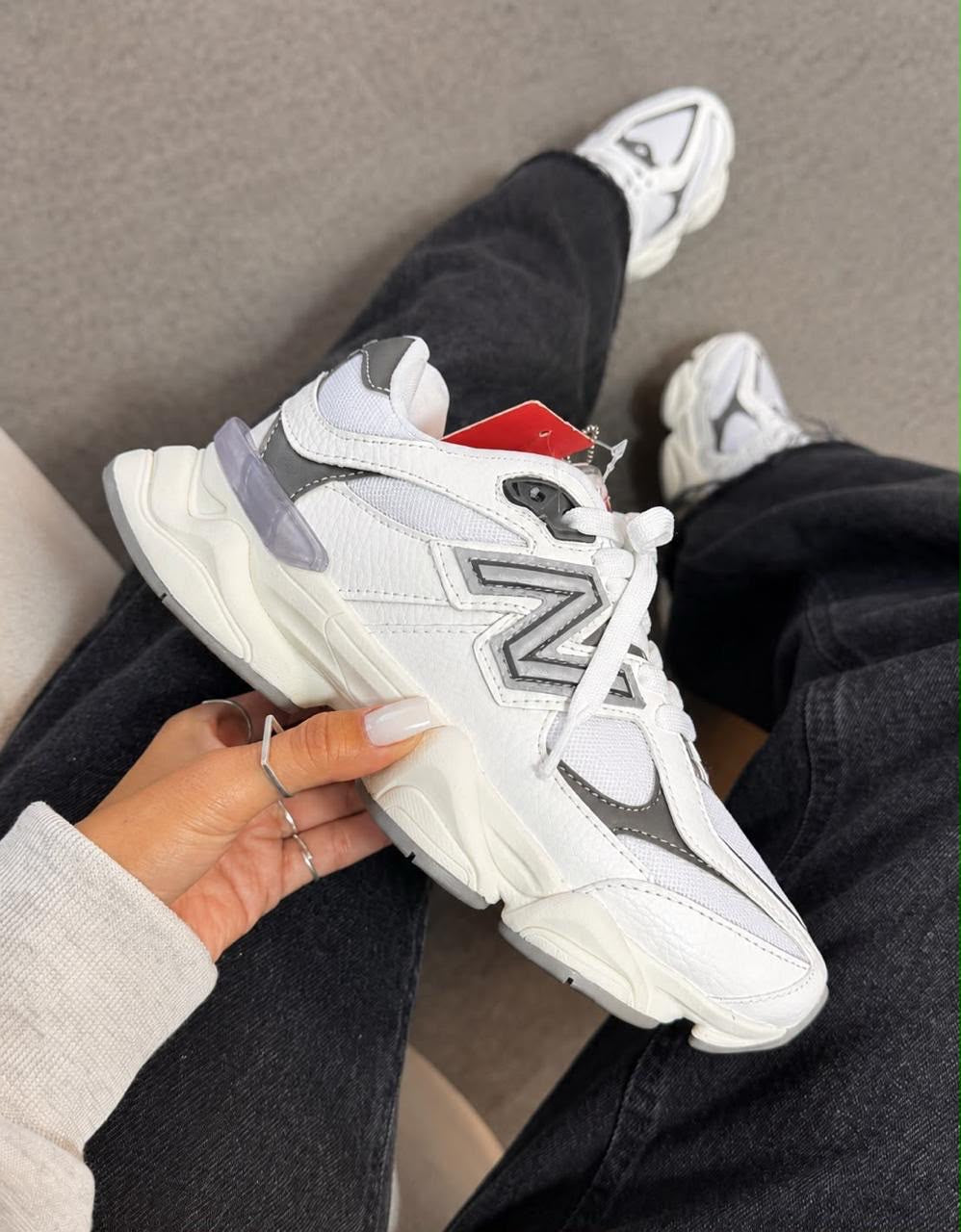 Tênis NB 9060 Branco/Cinza – Conforto, Estilo e Performance