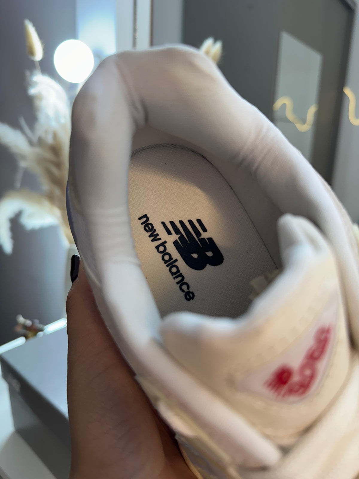 Tênis NB 9060 Branco Gelo e Bege – Conforto, Estilo e Performance