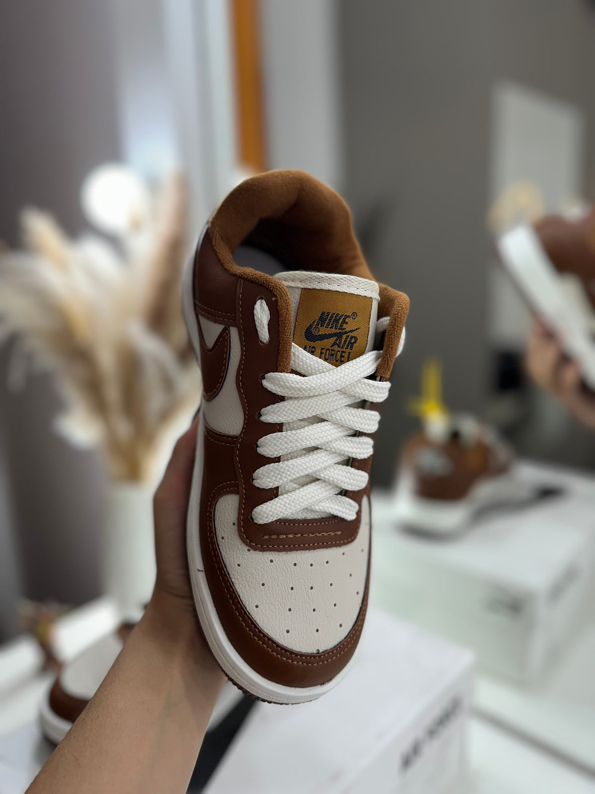 Tênis Force 1 Low Marrom/Branco – Casual Premium