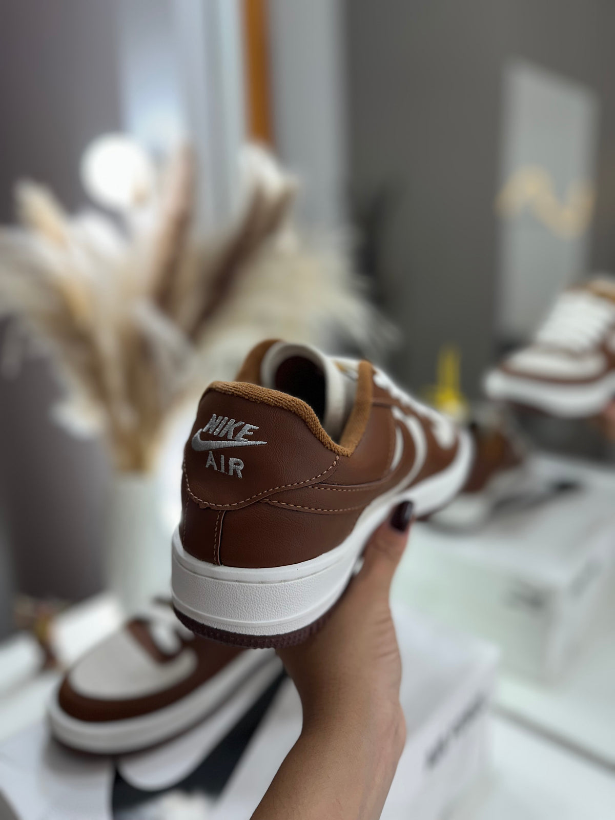 Tênis Force 1 Low Marrom/Branco – Casual Premium