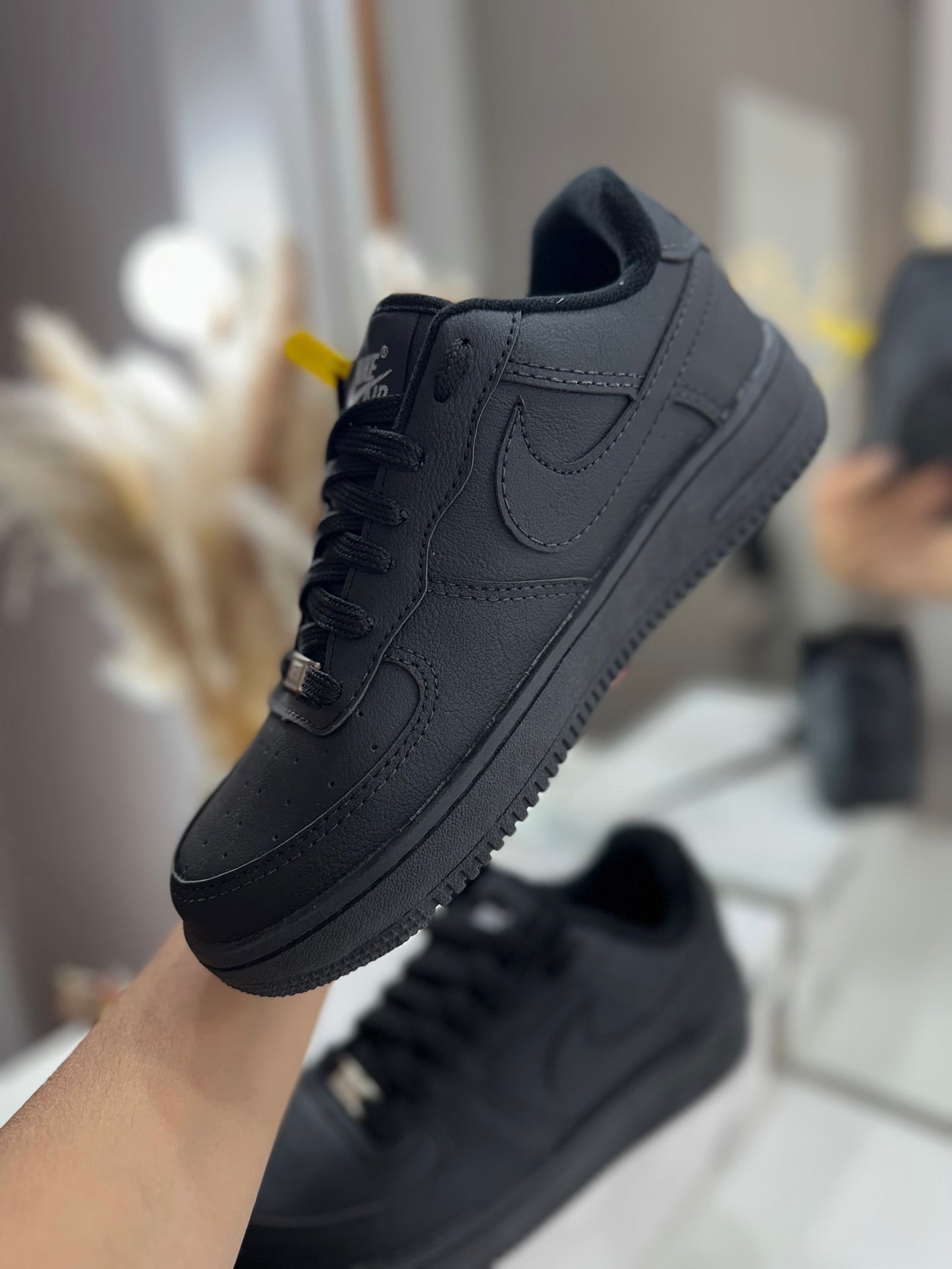 Tênis Force 1 Low All Black – Clássico, Conforto e Versatilidade